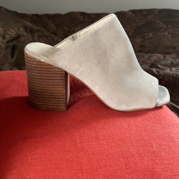 Kenneth Cole Heels - Picture 5 of 9